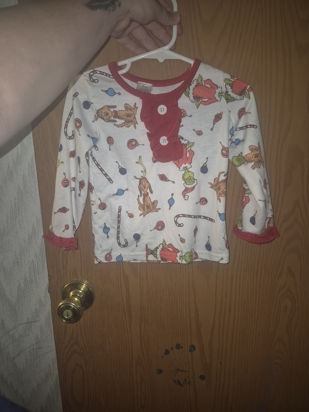 SHEIN White & Red Kids Holiday Character Long-Sleeve Top